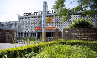 Các cơ sở sản xuất công nghiệp, xe máy chạy xăng được xác định là một trong những nguyên nhân chính gây ô nhiễm không khí ở Hà Nội