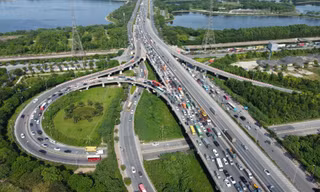 Đưa ra 'kịch bản' chống ùn tắc giao thông Hà Nội 