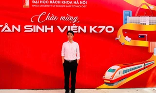 Lê Anh Dũng trở thành tân sinh viên Đại học Bách khoa Hà Nội. Ảnh: NGHIÊM HUÊ
