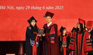 Thực hiện 'khoán 10' trong giáo dục 