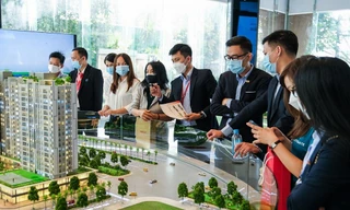 Bộ Tài chính đề xuất áp thuế 20% với thu nhập từ chuyển nhượng BĐS nhằm ngăn tình trạng đầu cơ, lướt sóng. Ảnh: Như Ý