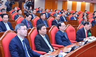 Hội nghị lần thứ 12 Ban Chấp hành Trung ương Ðảng khóa XIII ẢNH: NHẬT BẮC