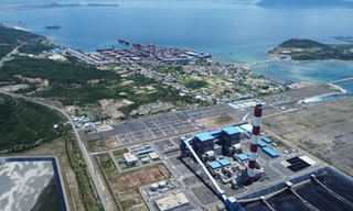 Nhà máy nhiệt điện Sumitomo đang hoạt động trong KKT Vân Phong