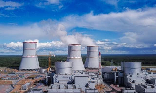 Việt Nam sử dụng công nghệ lò phản ứng VVER-1200 thế hệ III+ như Nhà máy điện hạt nhân Leningrad II đang sử dụng