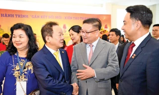 Cùng dân tộc thực thi một lời thề