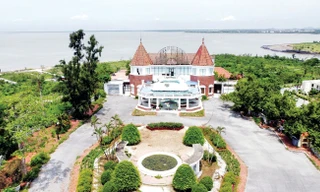 Casino Đồ Sơn - biểu tượng du lịch một thời - xuống cấp, bị bỏ hoang Ảnh: Nguyễn Hoàn 