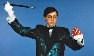 Bà Sophie Lloyd đóng vai nhà ảo thuật tuổi teen Raymond Lloyd 