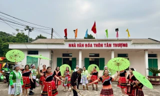 Câu lạc bộ Văn nghệ truyền thống dân tộc H’Mông thôn Tân Thượng xã Sơn Dương (tỉnh Tuyên Quang)