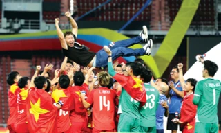 Thầy trò ông Kim Sang-sik giành HCV tại SEA Games 33 