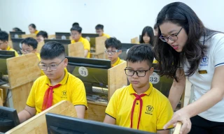 Giáo viên tại Hà Nội trong giờ dạyẢnh: TRỌNG QUÂN 