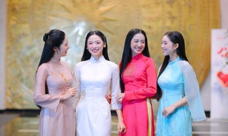 Các hoa hậu, á hậu cuộc thi Hoa hậu Việt Nam chọn trang phục áo dài khi tham gia ghi hình chương trình Tết 2026: Hoa hậu Đặng Ngọc Hân, Á hậu 2 Nguyễn Thị Vân Nhi, Hoa hậu Hà Trúc Linh, Á hậu 1 Trần Ngọc Châu Anh (từ trái qua)