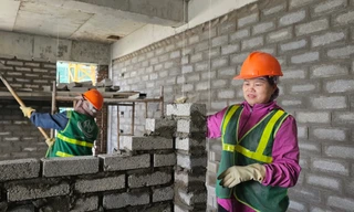 Tình trạng thiếu công nhân xảy ra phổ biến tại nhiều công trường hiện nay Ảnh: Phan Thiên