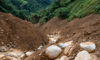 Đá trứng lưng núi Tà Xiên