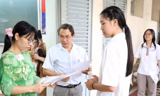 Thí sinh làm thủ tục thi tốt nghiệp THPT 2026 tại TPHCM Ảnh: P.V