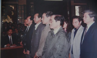 Ông Vũ Ngọc Hải ra tòa mồng 6 tháng Giêng năm Dậu 1993 Ảnh: XB 