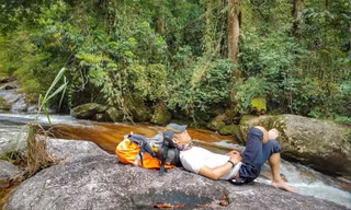 Dòng suối hiền hòa có thể trở thành thác dữ chỉ sau 30 phút mưa rừng liên tục