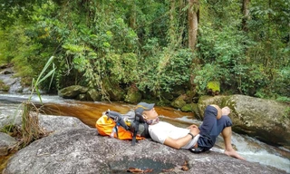 Dòng suối hiền hòa có thể trở thành thác dữ chỉ sau 30 phút mưa rừng liên tục