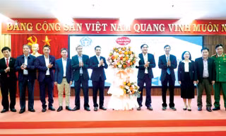 Bảo hiểm xã hội thành phố Huế nỗ lực vượt khó bảo đảm an sinh xã hội