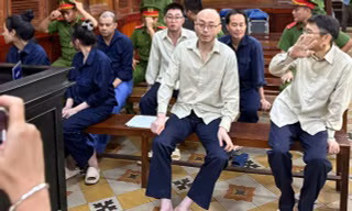 Các bị cáo tại phiên tòa.