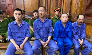 Các bị cáo tại phiên tòa.