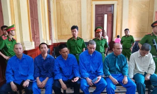 Các bị cáo tại phiên tòa.