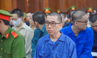 Các bị cáo tại phiên tòa.