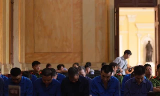 Các bị cáo tại phiên tòa.