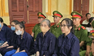 Các bị cáo tại phiên tòa.