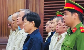 Các bị cáo tại phiên tòa. Ảnh: Tân Châu