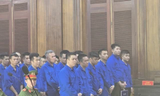 Các bị cáo tại phiên tòa.