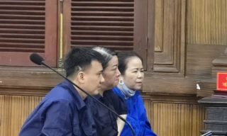 Bị cáo Hoàng Mạnh Cường và 2 đồng phạm tại phiên tòa.