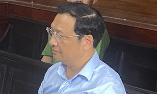 Cựu Phó GIám đốc Sở GD&ĐT TPHCM - bị cáo Lê Hoài Nam tại phiên tòa. Ảnh: Tân Châu