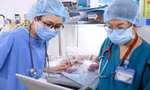 Hai bệnh viện lớn phối hợp phẫu thuật dị tật tim, giúp thai nhi 24 tuần chào đời khỏe mạnh