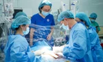 Ca ghép tim kịch tính và câu chuyện bác sĩ ngăn vợ bệnh nhân đi 'vay nóng' 