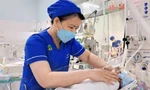 Cứu sống bé trai Hàn Quốc nguy kịch vì sinh non