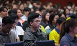 Rất đông các bạn sinh viên tham dự tại chương trình.