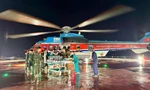 Trực thăng xuyên đêm đưa bệnh nhân nhồi máu cơ tim từ Trường Sa về TPHCM cấp cứu