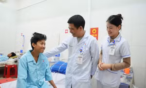 Quảng Trị: Cứu sống ngoạn mục nam sinh bị tai nạn giao thông 'nằm bên cửa tử' 