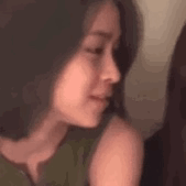 Đây không phải lần đầu tiên Ryujin gây tranh cãi bởi thói quen đảo mắt của mình. Đây không phải lần đầu tiên Ryujin gây tranh cãi bởi thói quen đảo mắt của mình.