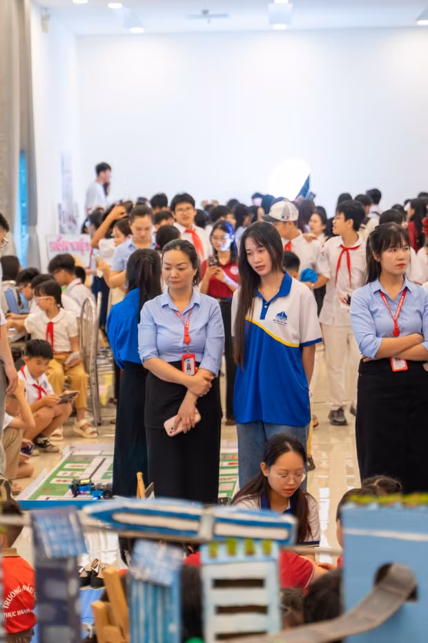 Hàng trăm học sinh Quảng Ninh tham gia Ngày hội STEM HALOU 2026