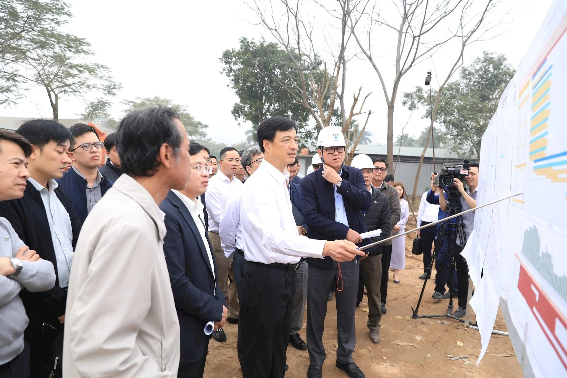 Bí thư Hà Nội kiểm tra công tác Tết và chỉ đạo khẩn trương 5 điểm nghẽn