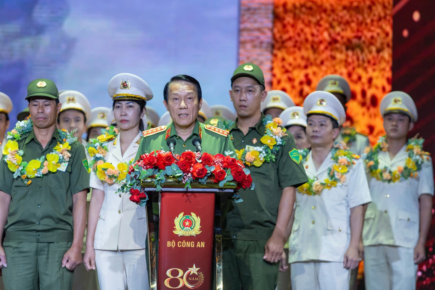 Đại tướng Lương Tam Quang phát biểu tại đại hội. Ảnh: Phạm Nam. 212.jpg