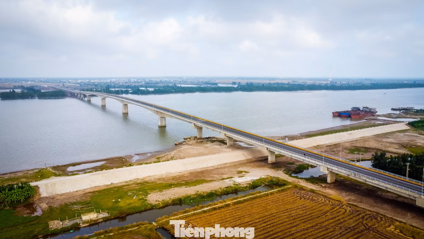 tp-c_duong-bo-ven-bien.jpg