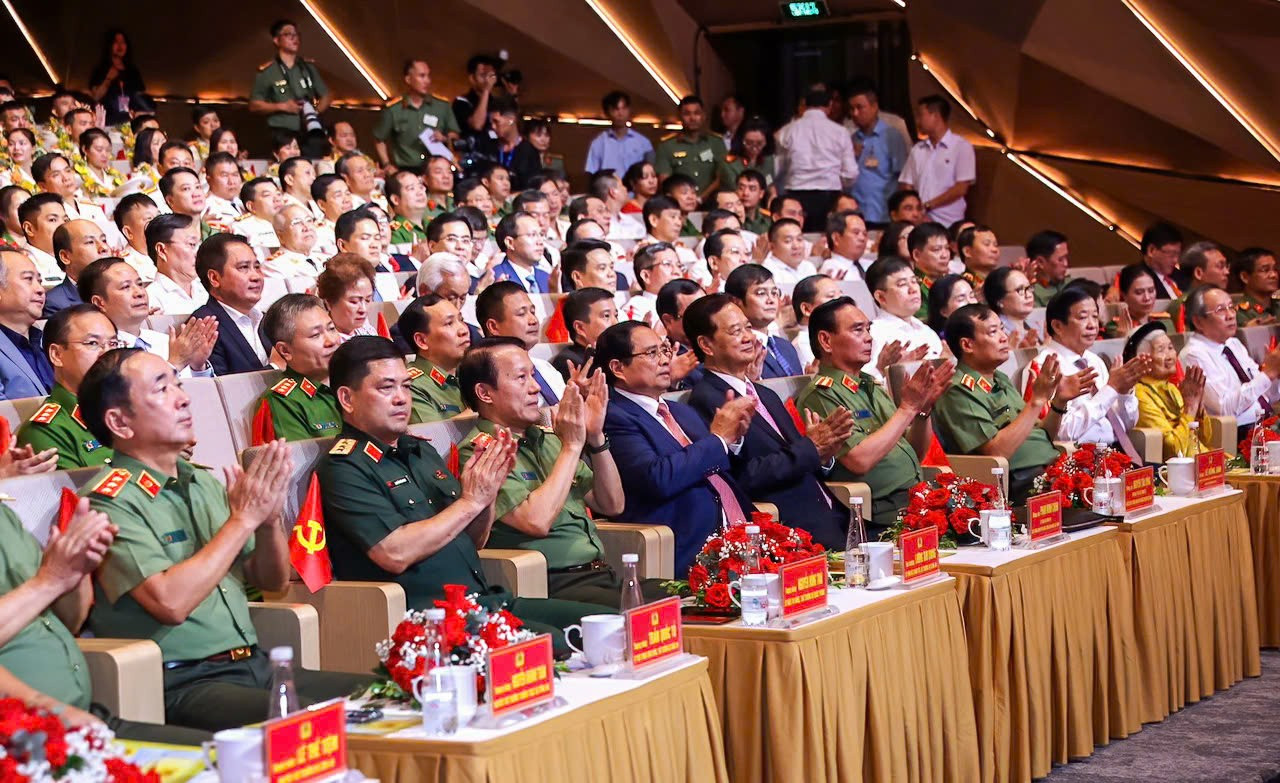 Thủ tướng cùng các đại biểu tại đại hội. Ảnh: Phạm Nam. 215.jpg