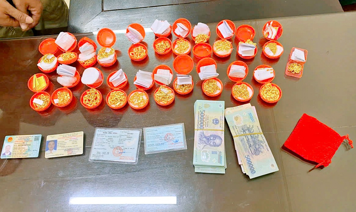 Bắt 6 đối tượng bán vàng giả, thu giữ 65 lượng vàng thật