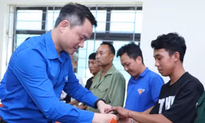 Khởi động Chặng 4 Hành trình 'Tôi yêu Tổ quốc tôi' từ xã cực Tây Tổ quốc