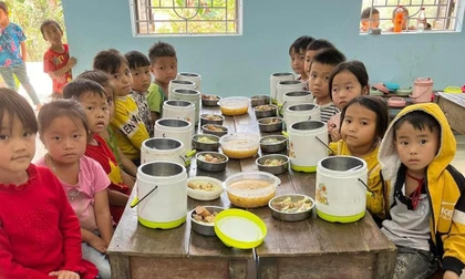 Xôn xao tính minh bạch của dự án Nuôi Em: Hoàng Hoa Trung, Đen Vâu lên tiếng