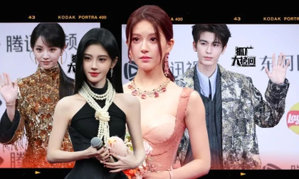 Thảm đỏ Tinh Quang Đại Thưởng 2025: Triệu Lộ Tư nhận đặc quyền, Cúc Tịnh Y kiêu sa