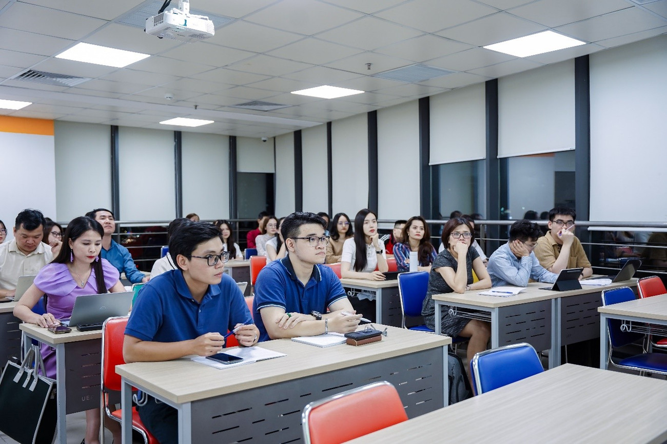 Chương trình thạc sĩ ở UEF chú trọng năng lực nghiên cứu ứng dụng image001.jpg