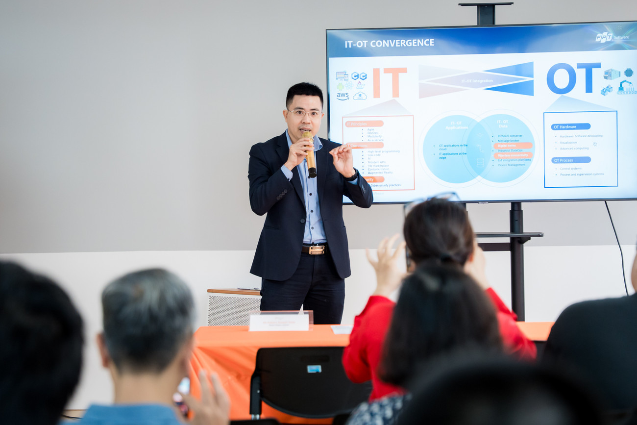 dai-dien-doanh-nghiep-fpt-software-chia-se-nhung-ky-nang-can-thiet-cho-ky-su-cong-nghe-tuong-lai.jpg